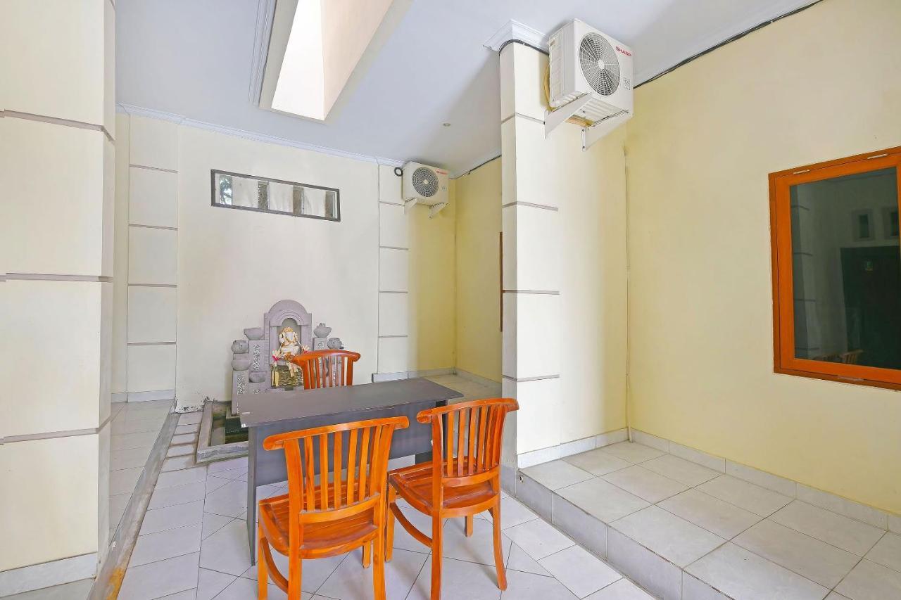 Oyo 91445 Sandat Guest House Denpasar Esterno foto