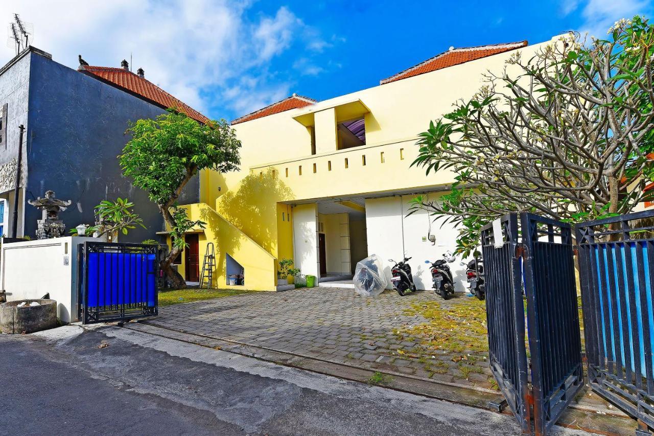 Oyo 91445 Sandat Guest House Denpasar Esterno foto