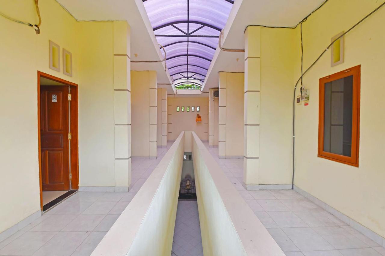 Oyo 91445 Sandat Guest House Denpasar Esterno foto