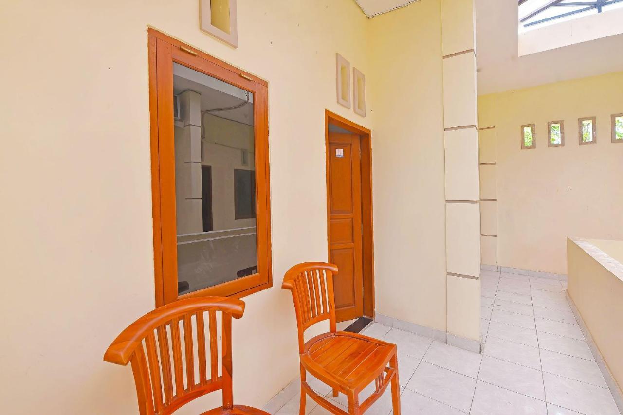 Oyo 91445 Sandat Guest House Denpasar Esterno foto