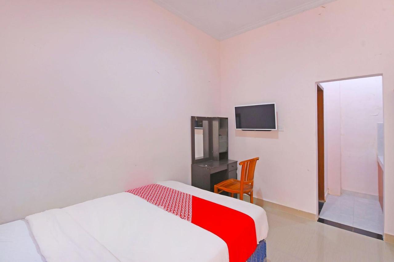 Oyo 91445 Sandat Guest House Denpasar Esterno foto